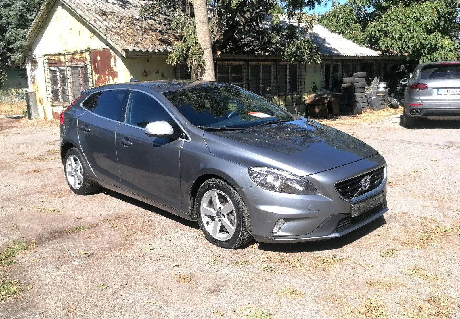 Volvo V40 2.0 diesel 190 h.p. RDesign, снимка 1