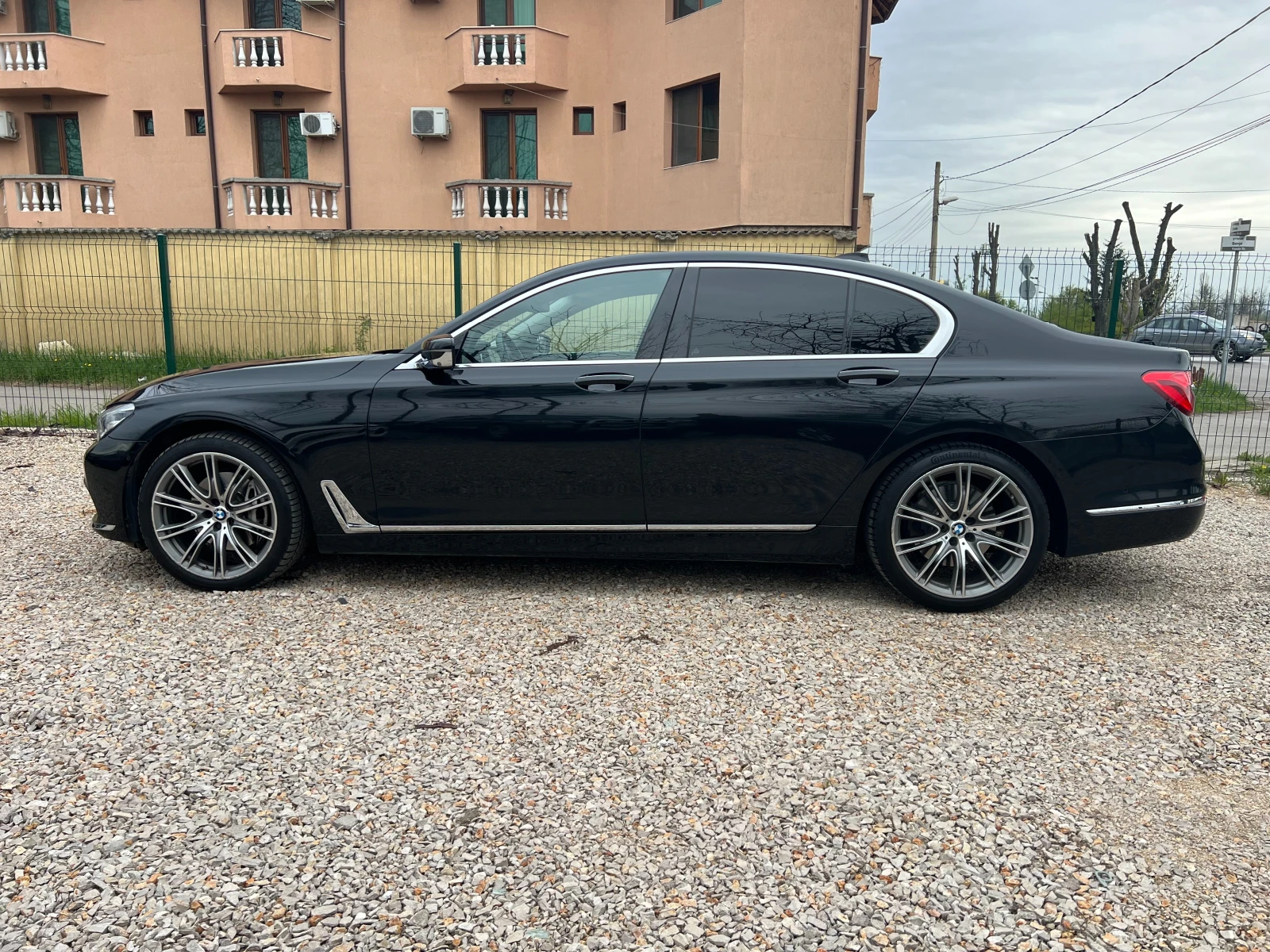 BMW 740 d xDrive G11 - изображение 5