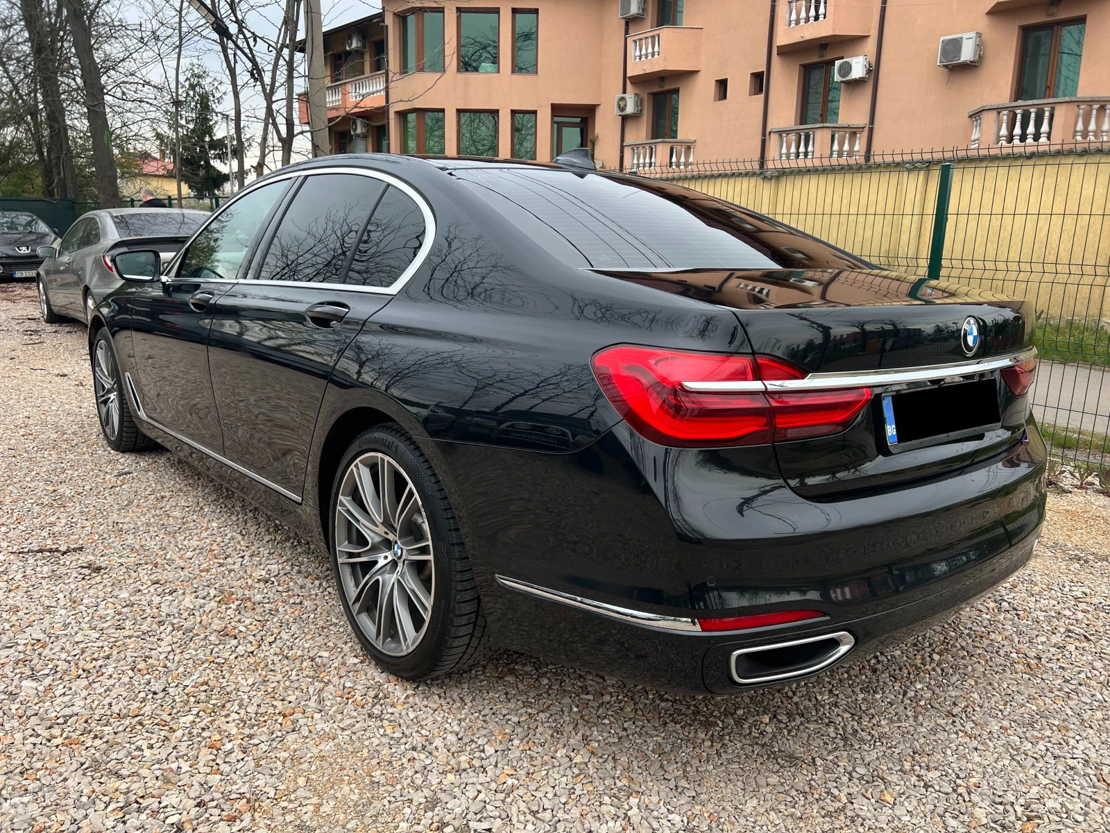 BMW 740 d xDrive G11 - изображение 4