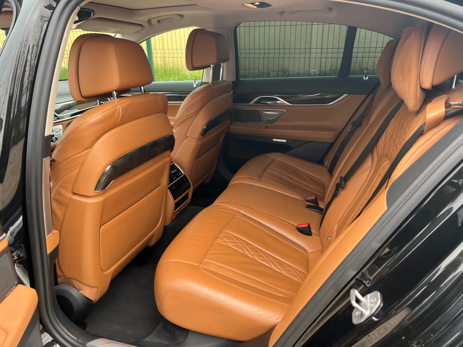 BMW 740 d xDrive G11 - изображение 9