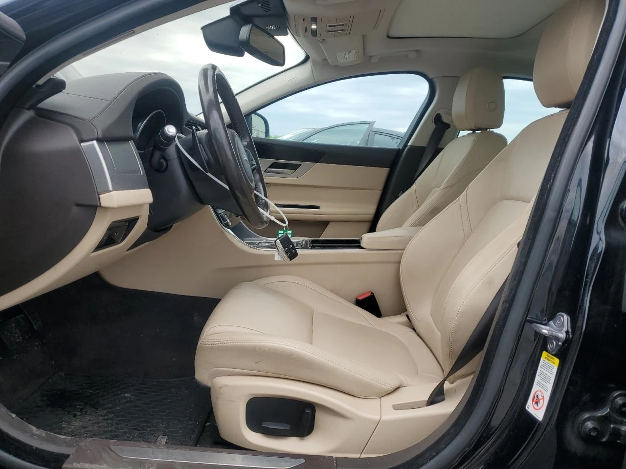 Jaguar Xf 35T Premium AWD * Лизинг*  - изображение 7
