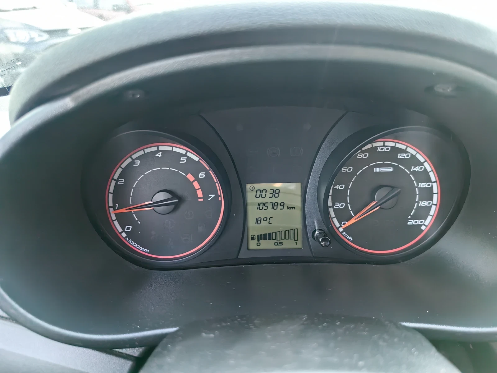 Lada Kalina 1.6 Бензин 98 кс, Климатик, Евро 6 , Комби  - изображение 10