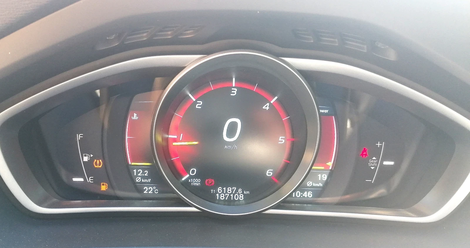 Volvo V40 2.0 diesel 190 h.p. RDesign | Mobile.bg   11