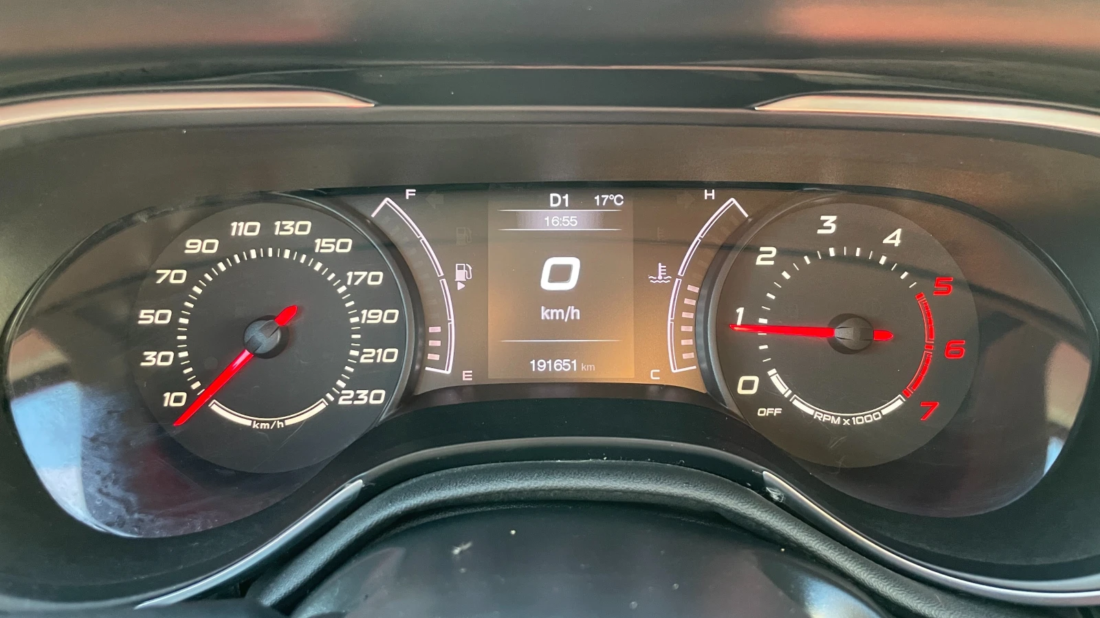 Fiat Tipo 1.6 M-JET Автоматик - изображение 8