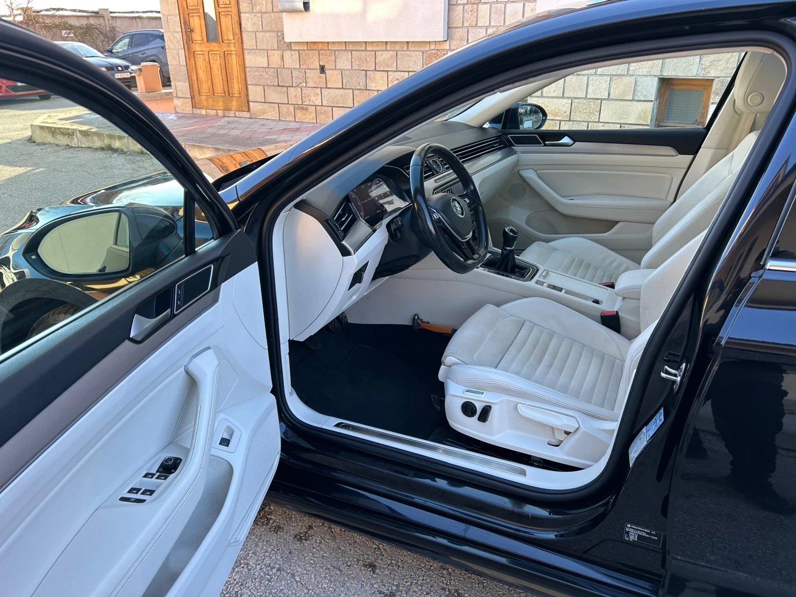 VW Passat 2.0TDI R-line DIGITAL FULL LED - изображение 9