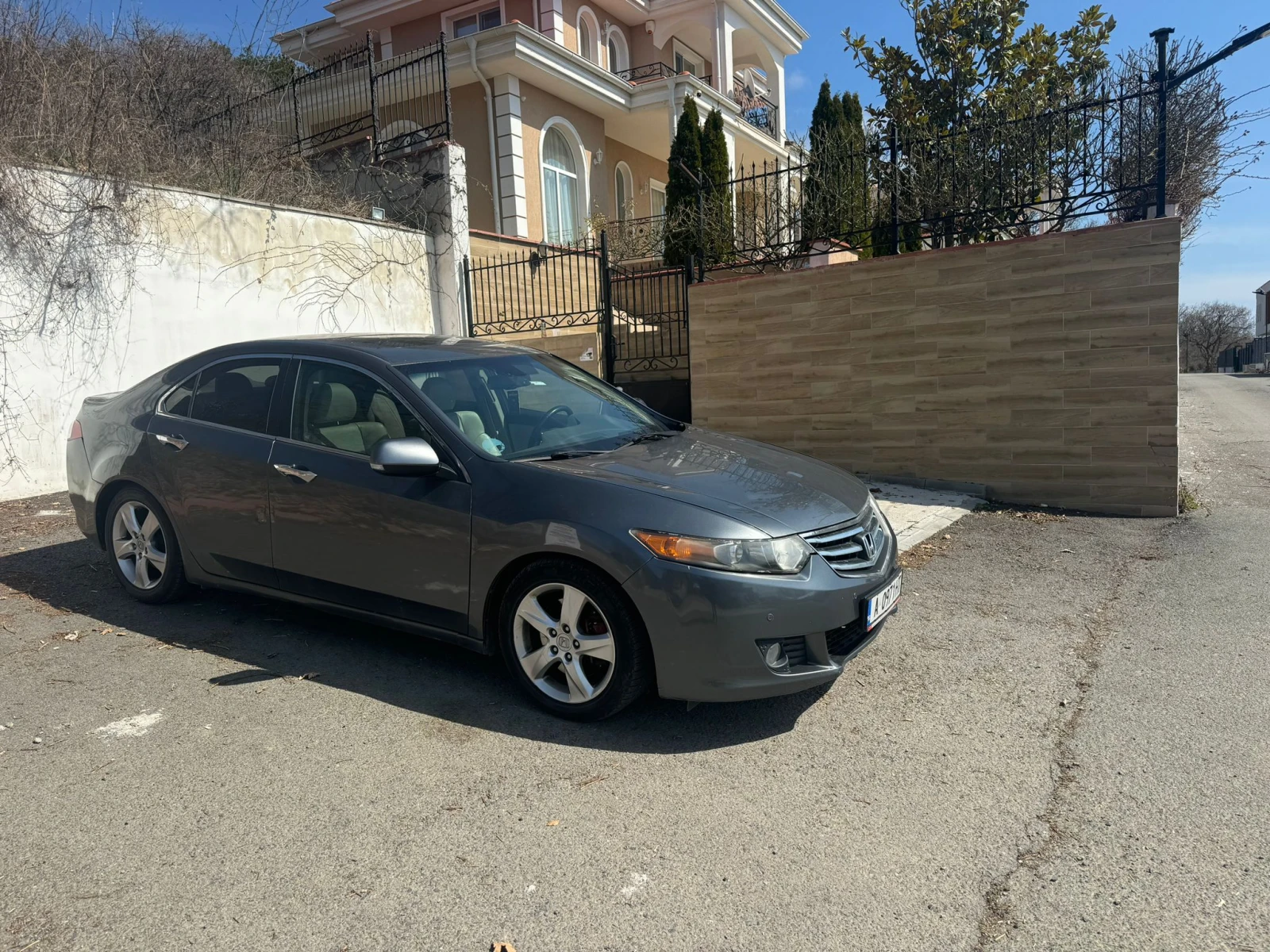 Honda Accord 2, 4/Газ/Кожа/Автомат/Регистрирана, снимка 2 - Автомобили и джипове - 53983548