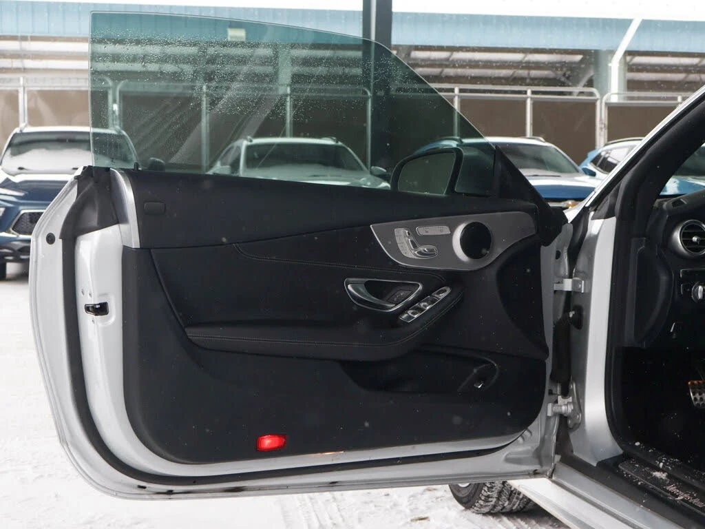 Mercedes-Benz C 300 * АвтоКредит * (ЦЕНА ДО БГ), снимка 10 - Автомобили и джипове - 54133907