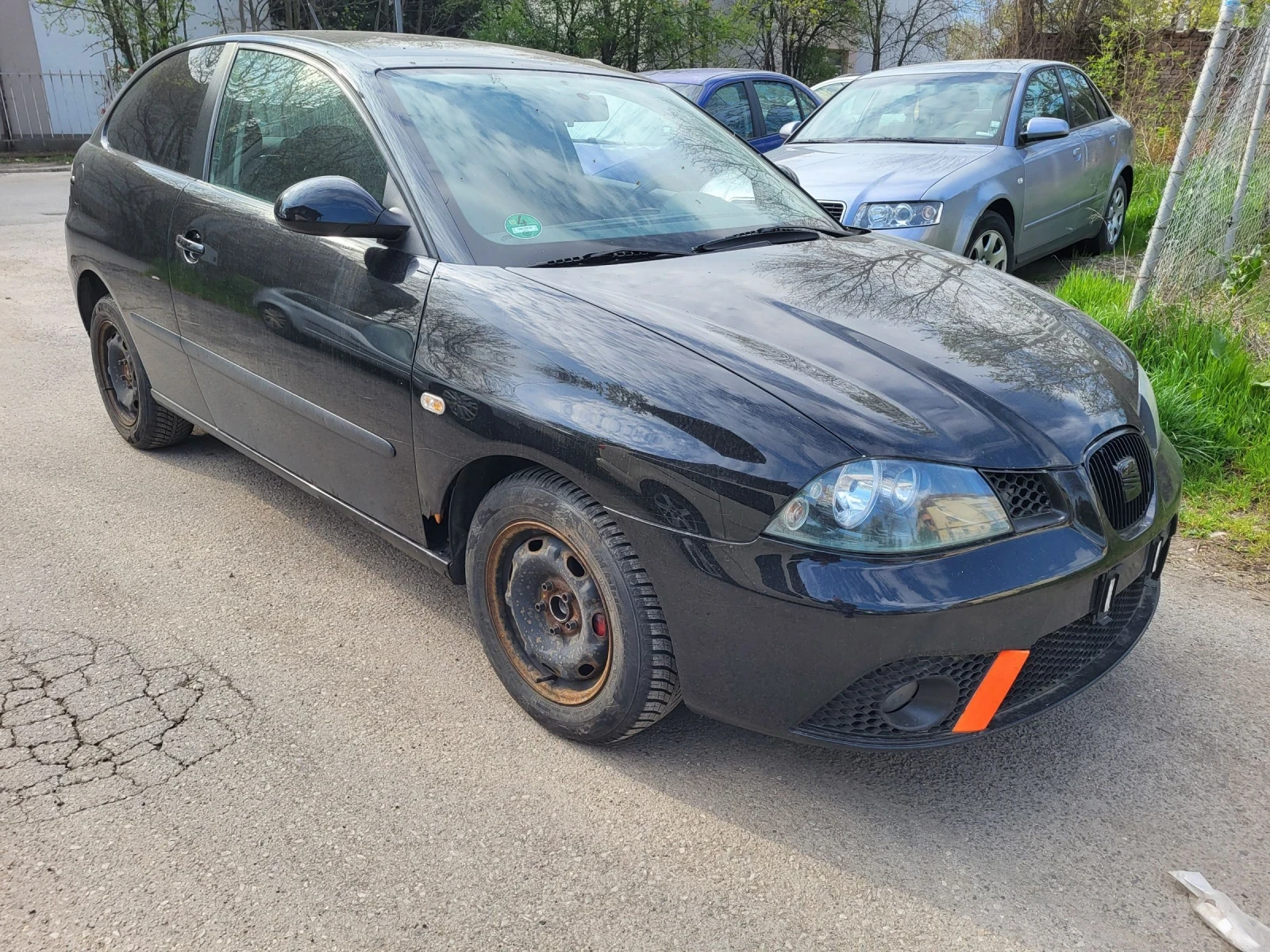 Seat Ibiza 1.4 бензин Климатроник , снимка 2 - Автомобили и джипове - 54268404