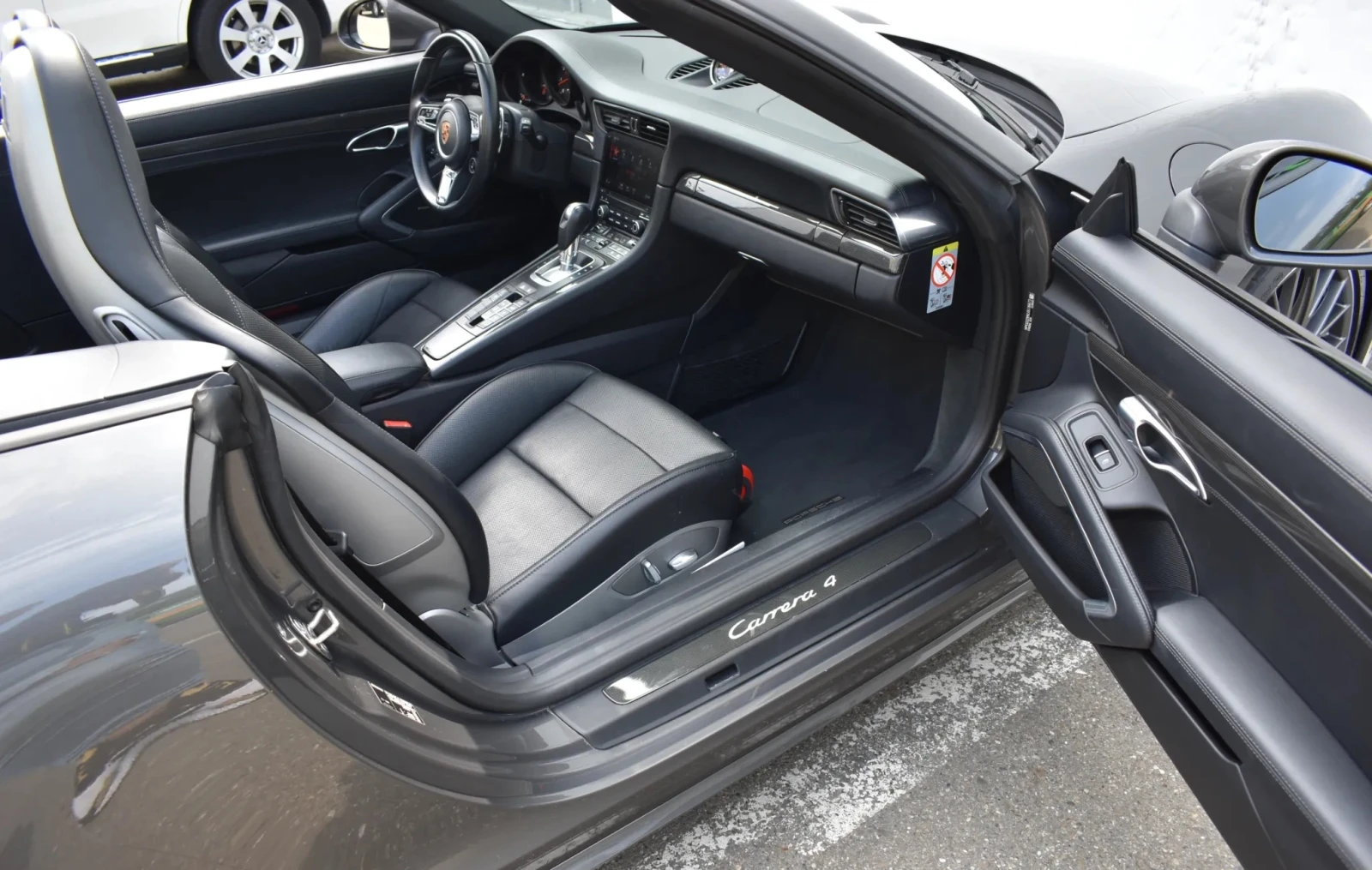 Porsche 911 Carrera 4 Cabrio, снимка 6 - Автомобили и джипове - 54461356