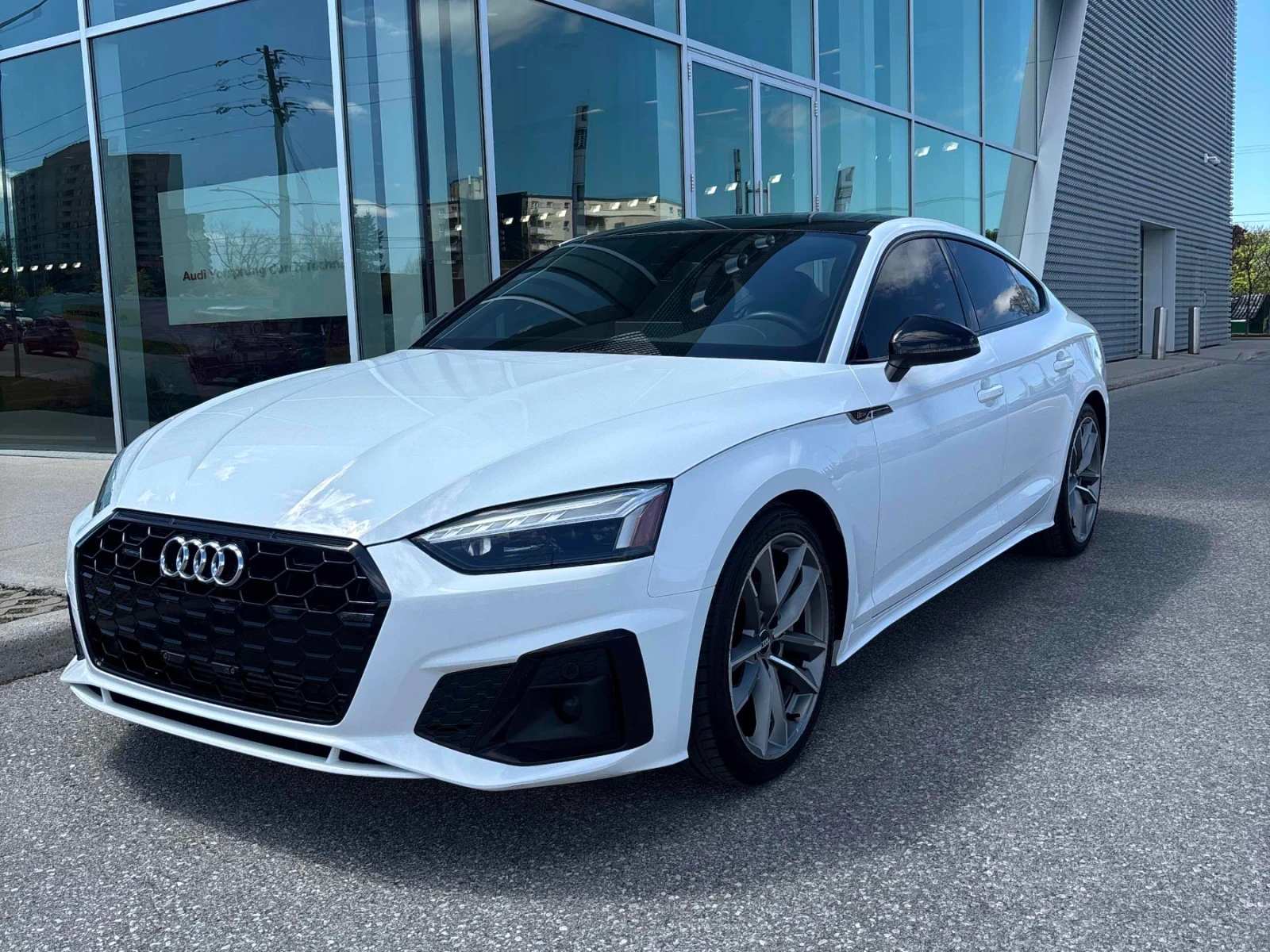 Audi A5 CARFAX * АВТОКРЕДИТ * ПРОГНОЗНА ЦЕНА ДО БГ, снимка 5 - Автомобили и джипове - 54512334