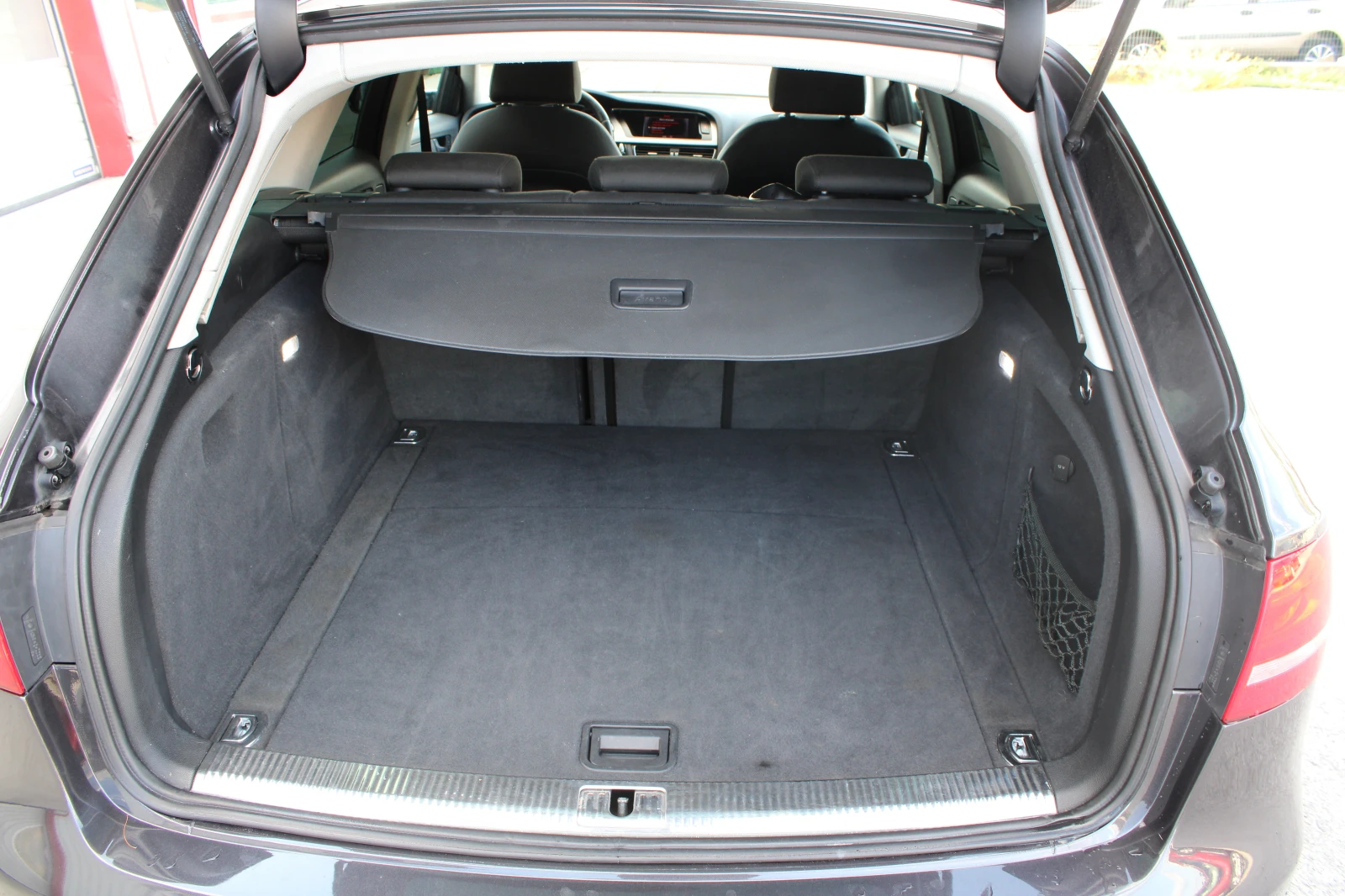 Audi A4 2.0 TDI АВТОМАТИК, снимка 13 - Автомобили и джипове - 54749748