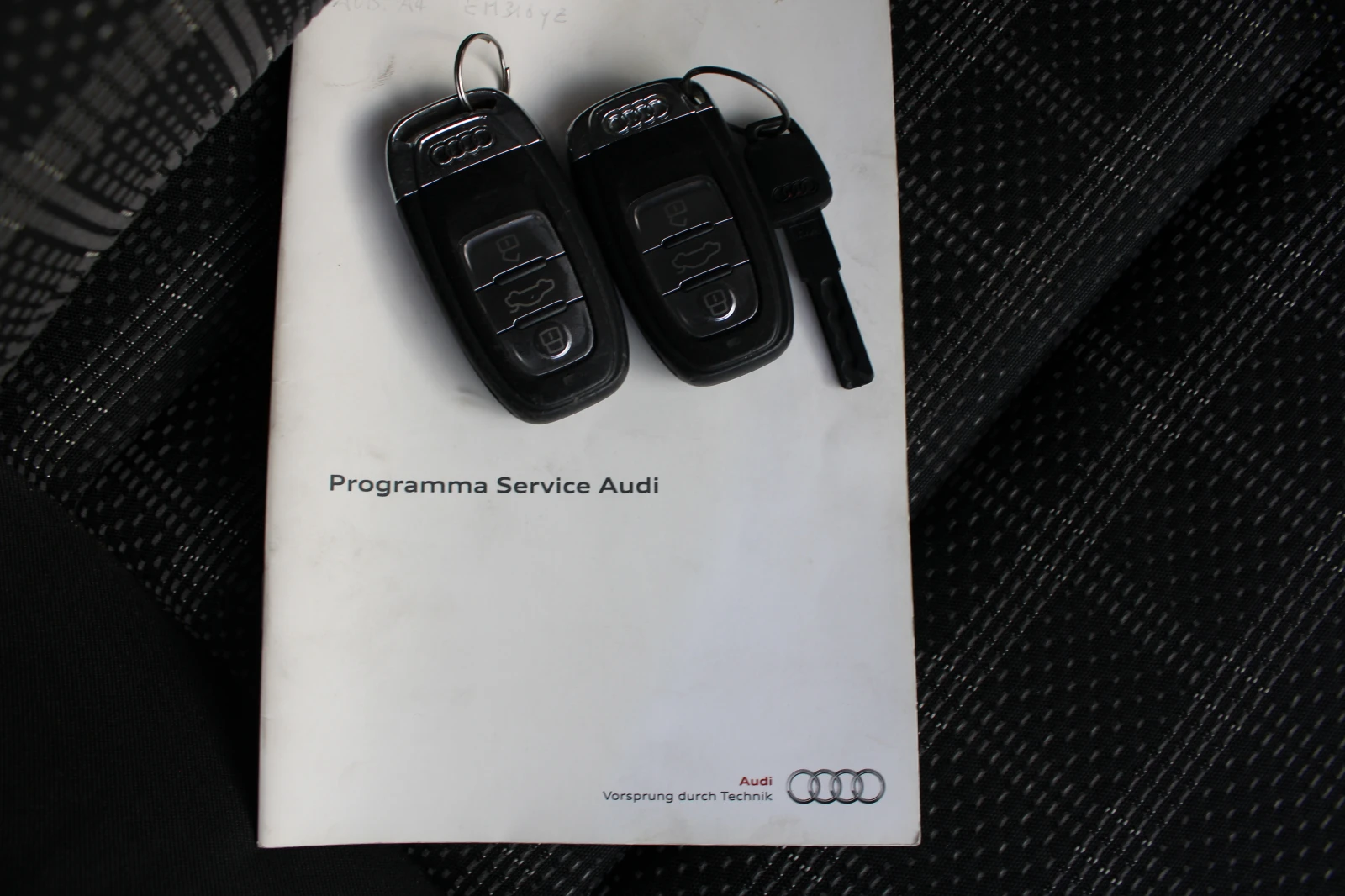 Audi A4 2.0 TDI АВТОМАТИК, снимка 12 - Автомобили и джипове - 54749748