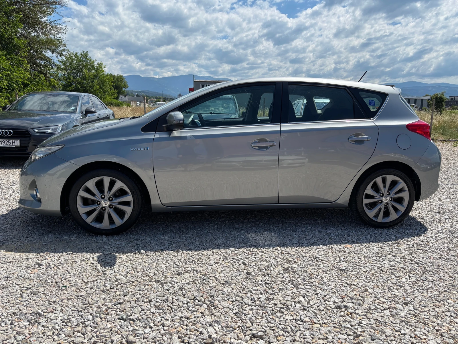 Toyota Auris, снимка 7 - Автомобили и джипове - 54982819