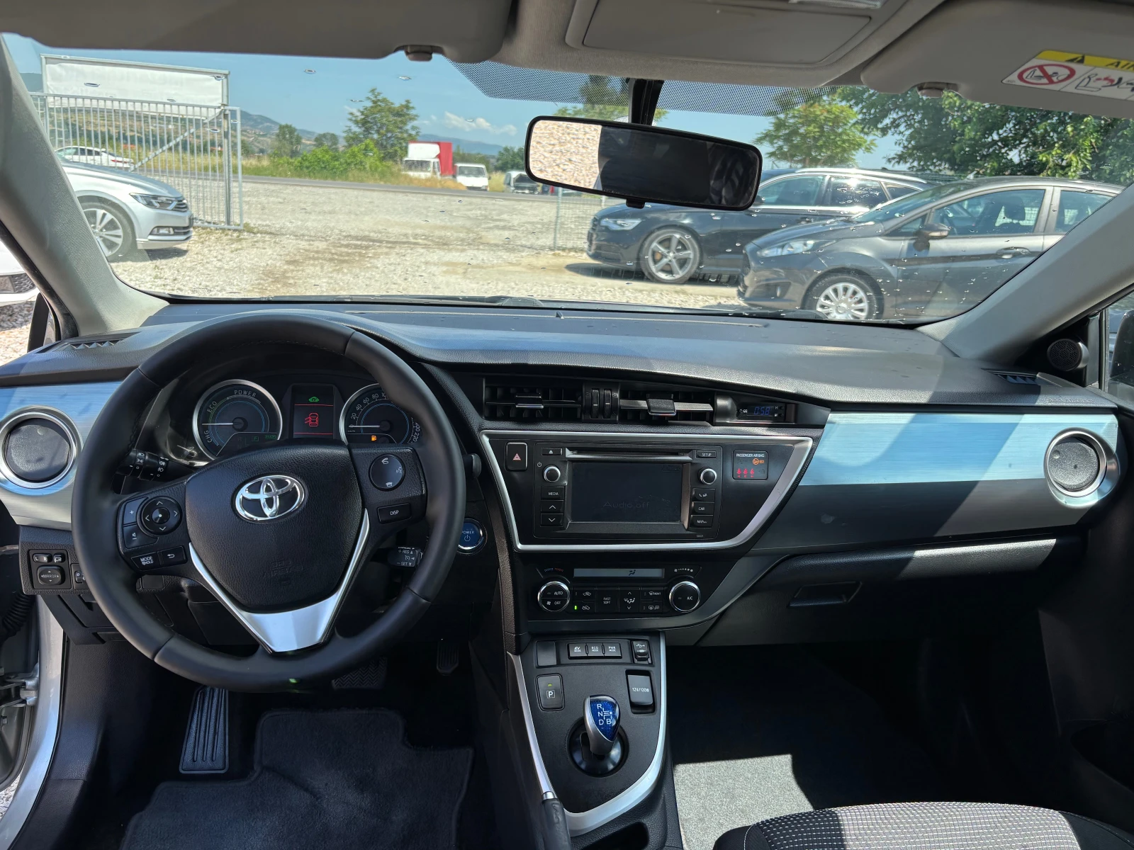 Toyota Auris, снимка 9 - Автомобили и джипове - 54982819