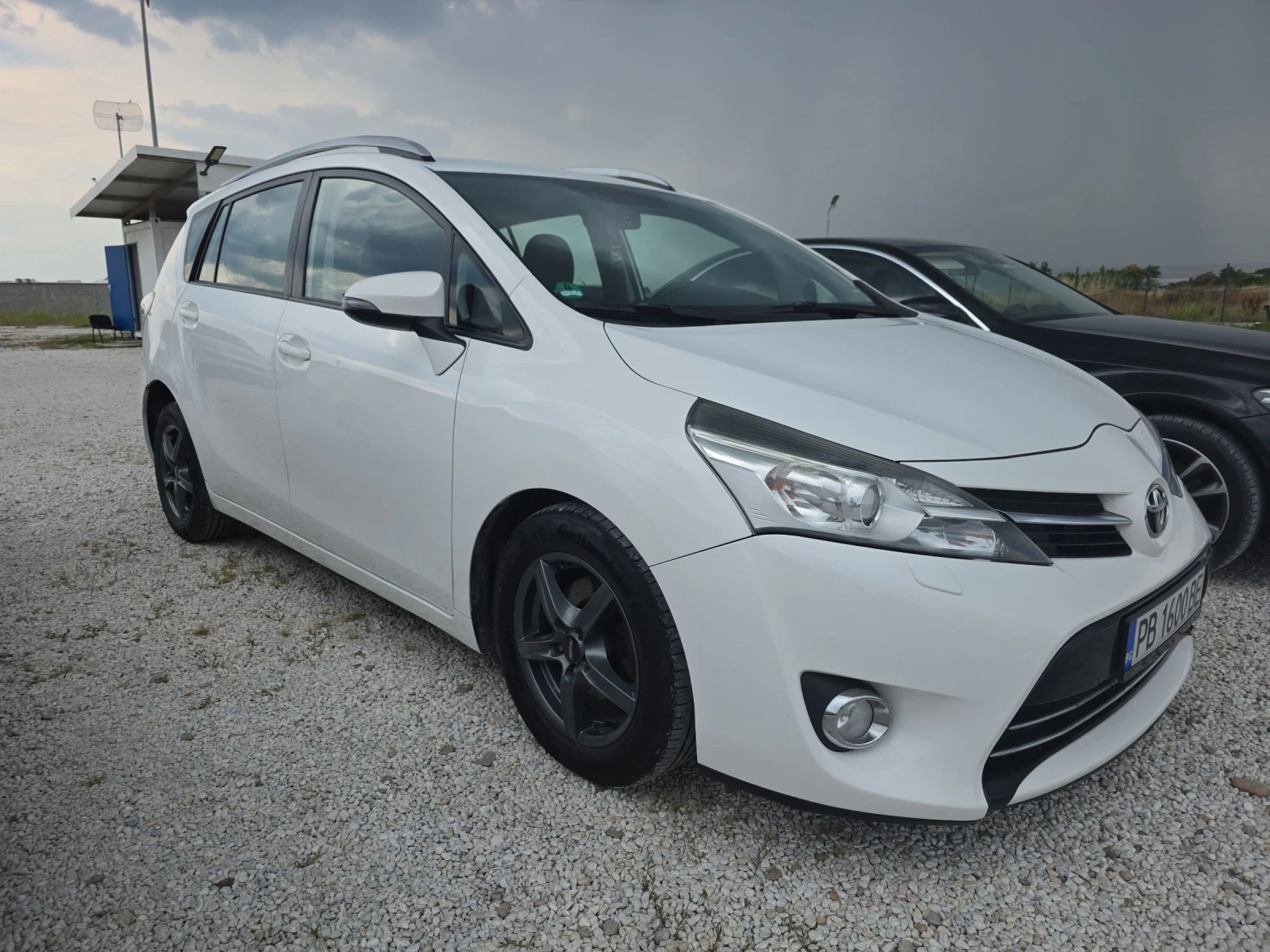 Toyota Verso 1.6 HDI, снимка 2 - Автомобили и джипове - 55059403