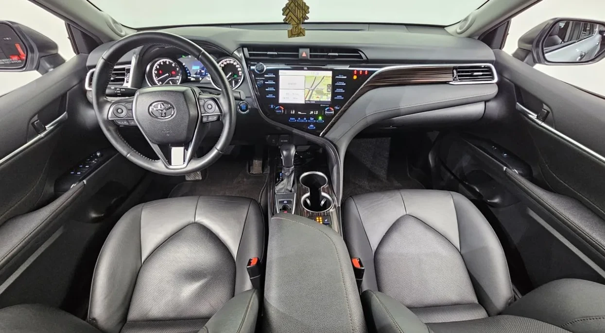 Toyota Camry 2.5 Бензин, снимка 3 - Автомобили и джипове - 55129686