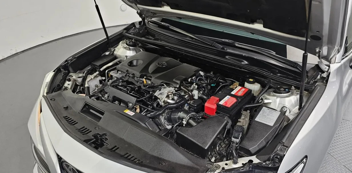 Toyota Camry 2.5 Бензин, снимка 12 - Автомобили и джипове - 55129686