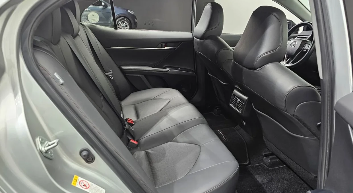 Toyota Camry 2.5 Бензин, снимка 9 - Автомобили и джипове - 55129686