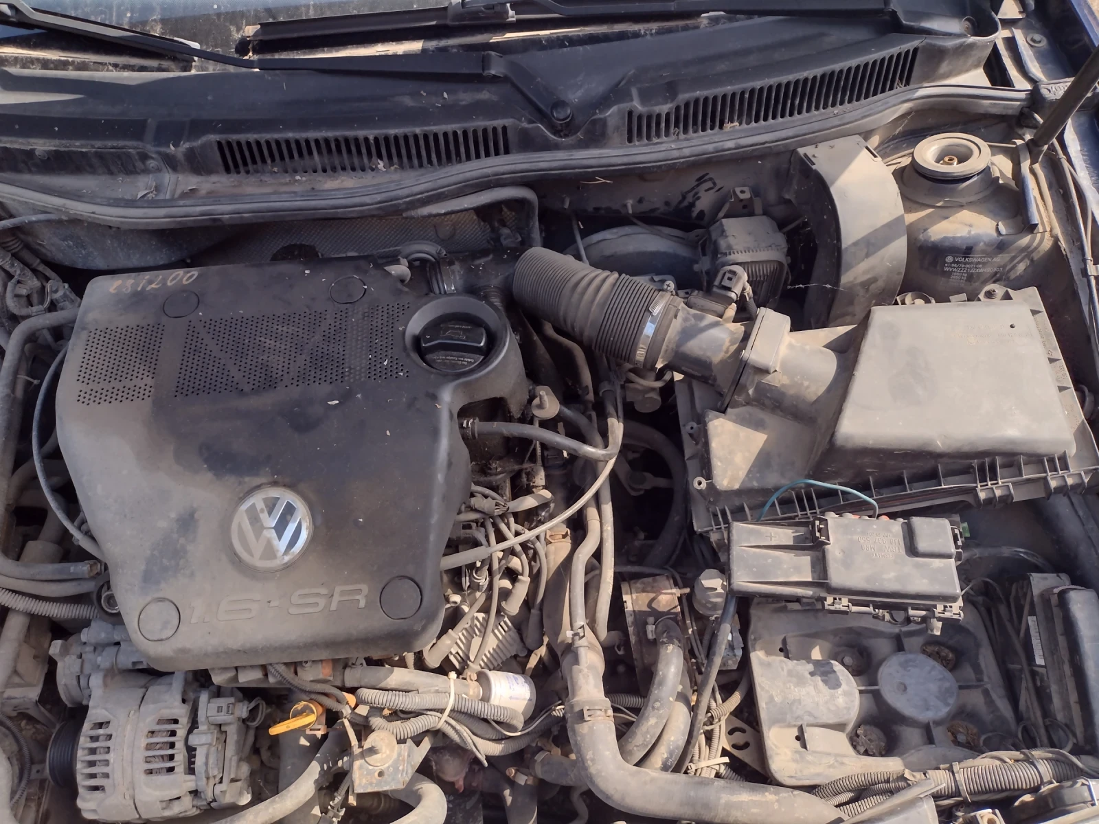 VW Golf 1.6 ГАЗОВ ИНЖЕКЦИОН, снимка 10 - Автомобили и джипове - 55163828