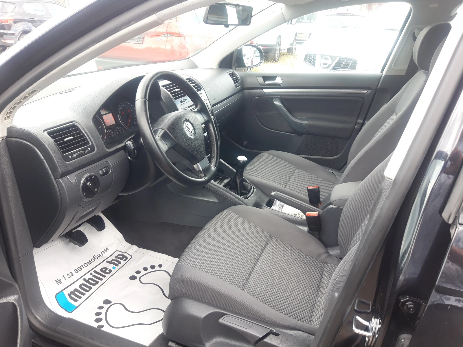 VW Jetta 1.9TDI* 105 К.с* ОТЛИЧНА* , снимка 8 - Автомобили и джипове - 55178864