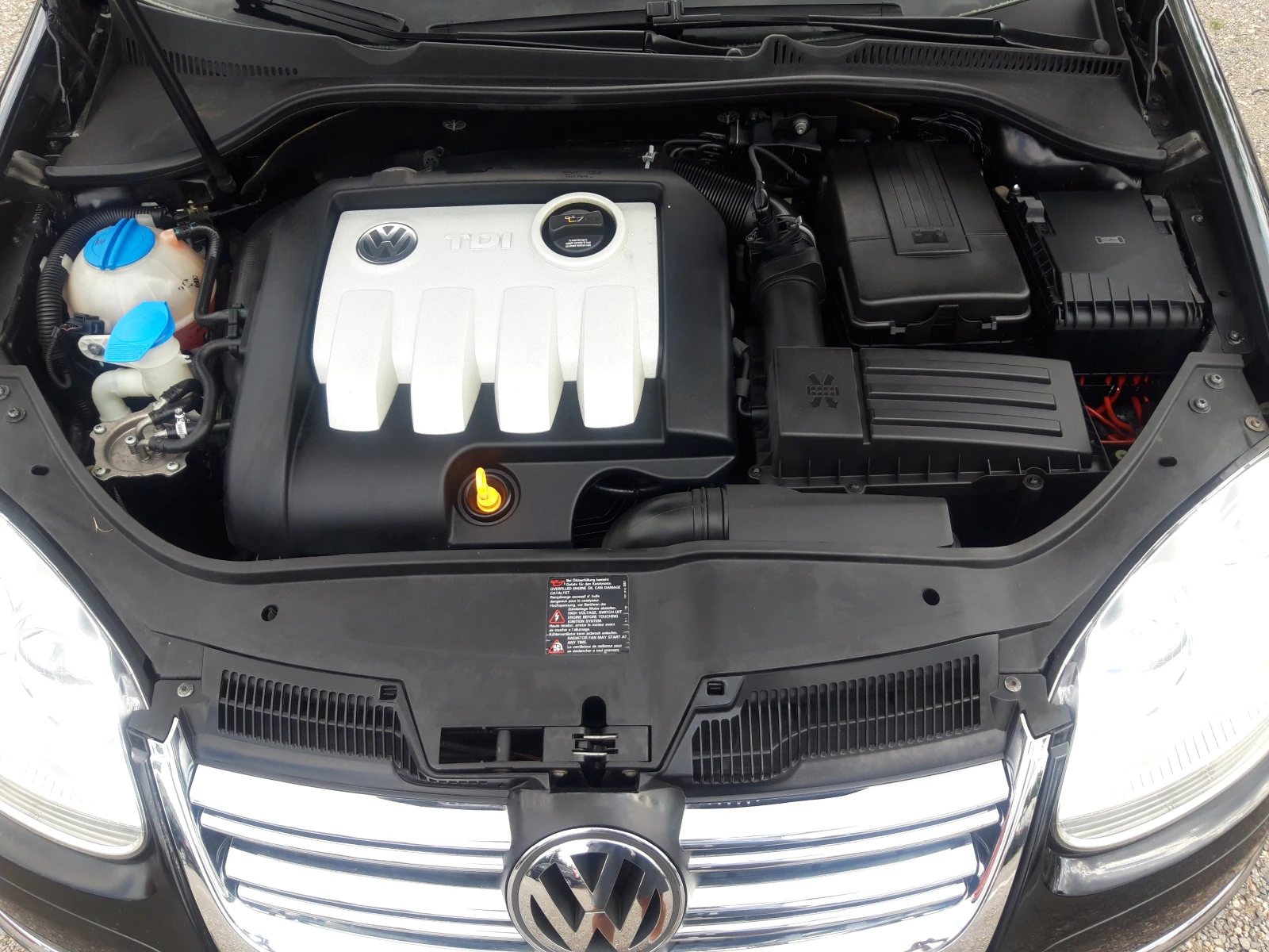VW Jetta 1.9TDI* 105 К.с* ОТЛИЧНА* , снимка 14 - Автомобили и джипове - 55178864