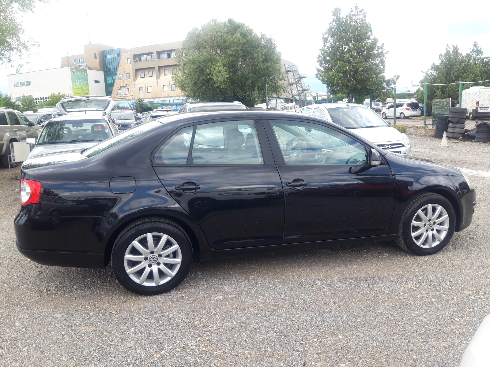 VW Jetta 1.9TDI* 105 К.с* ОТЛИЧНА* , снимка 4 - Автомобили и джипове - 55178864