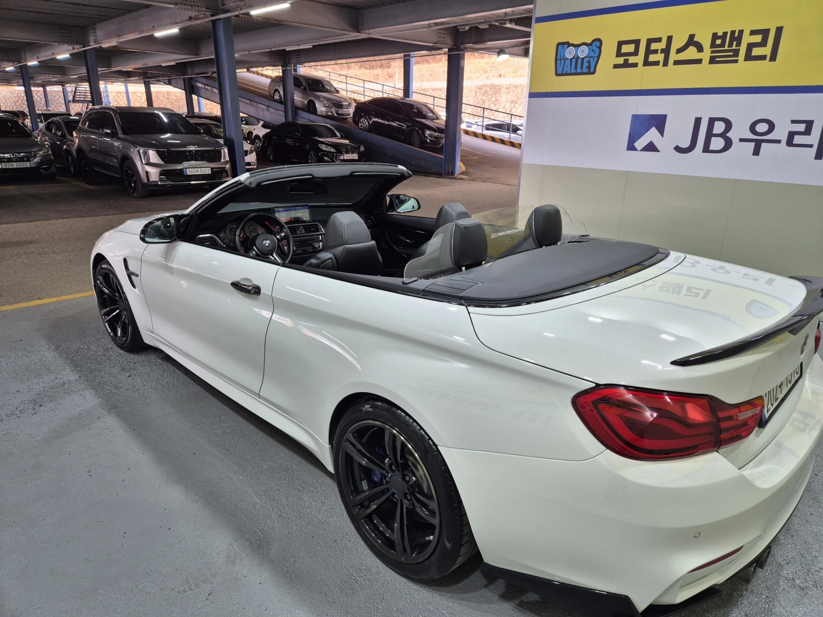 BMW M4 Performance Silence Edition* , снимка 12 - Автомобили и джипове - 55395884