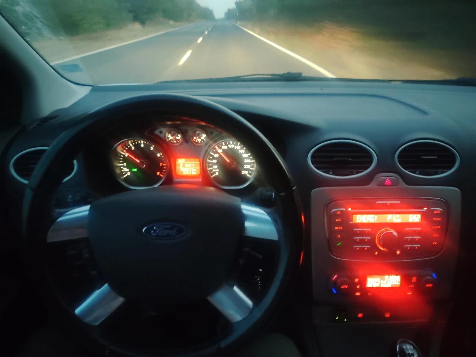 Ford Focus 1.6 16V/115 Газ! , снимка 8 - Автомобили и джипове - 55469951