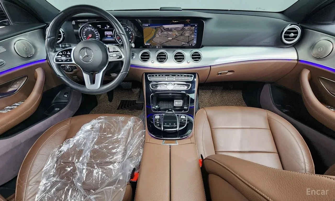 Mercedes-Benz E 300 Avantgarde/4 MATIC/ПОДГРЕВ/ПАМЕТ/АМБИЕНТНО/, снимка 7 - Автомобили и джипове - 56002264