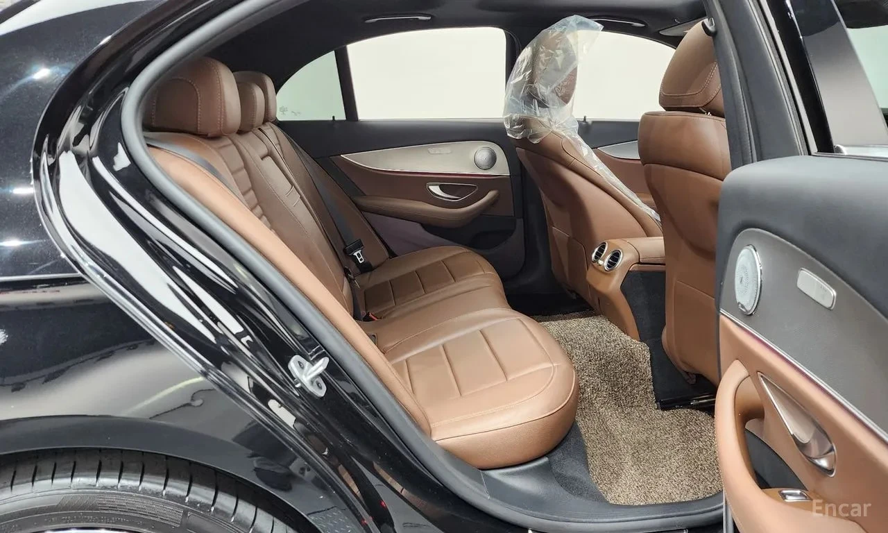 Mercedes-Benz E 300 Avantgarde/4 MATIC/ПОДГРЕВ/ПАМЕТ/АМБИЕНТНО/, снимка 11 - Автомобили и джипове - 56002264