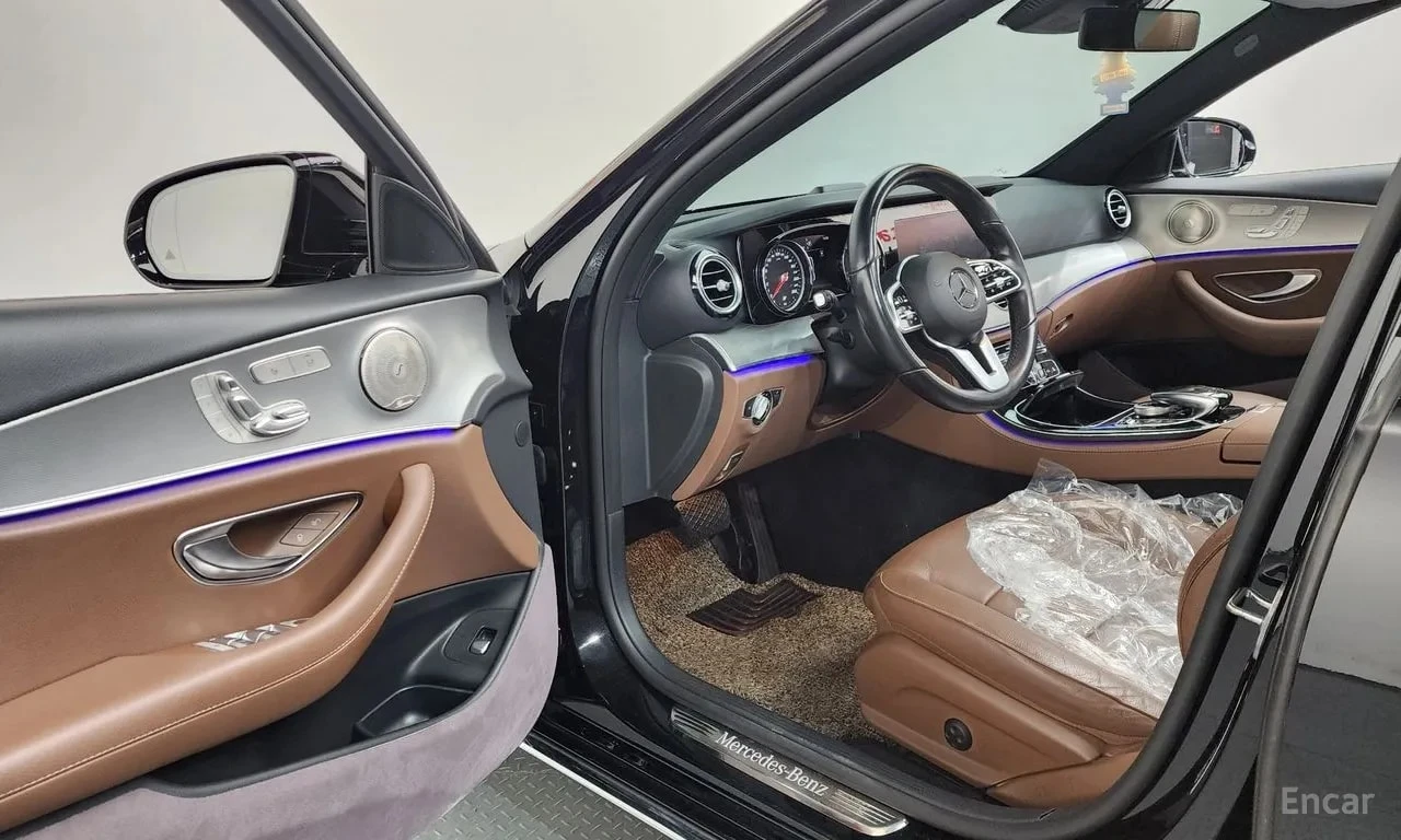 Mercedes-Benz E 300 Avantgarde/4 MATIC/ПОДГРЕВ/ПАМЕТ/АМБИЕНТНО/, снимка 10 - Автомобили и джипове - 56002264