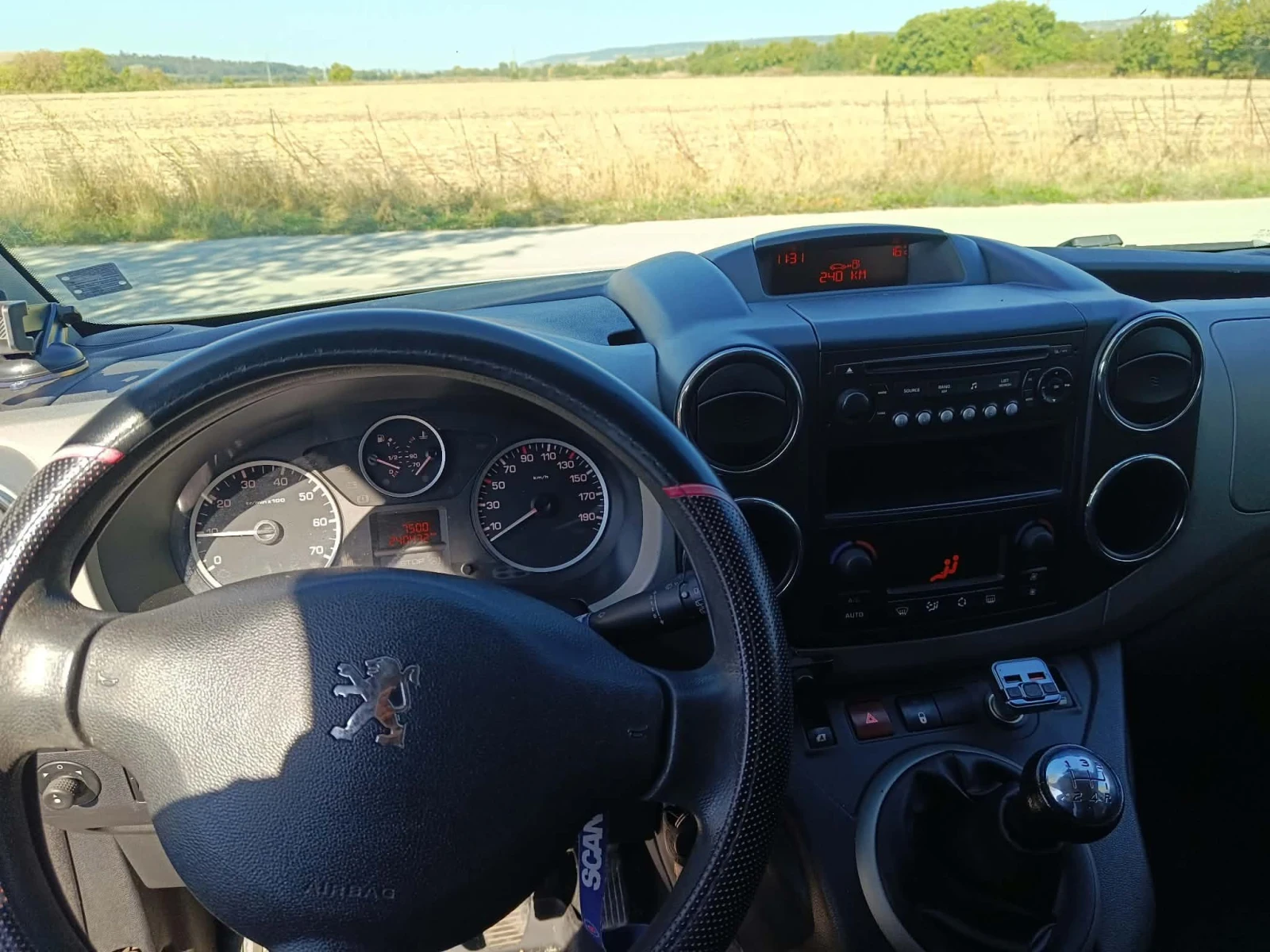 Peugeot Partner 1.6 HDI, снимка 5 - Автомобили и джипове - 56318118
