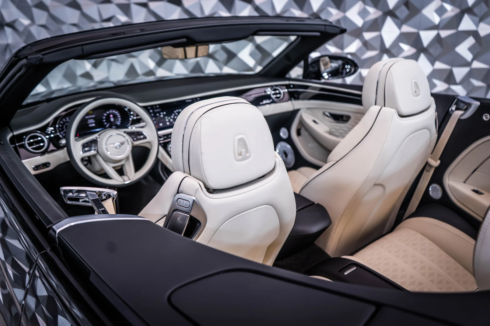 Bentley Continental gt C FIRST EDITION/GTC, снимка 15 - Автомобили и джипове - 56531892