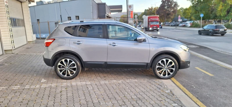 Nissan Qashqai 2.0 Automat Panorama 4x4 Navi Kamera, снимка 9 - Автомобили и джипове - 42641107