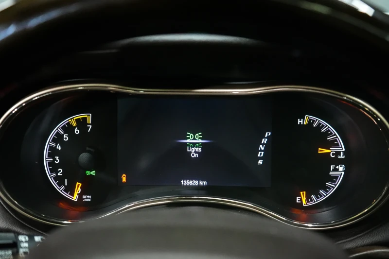 Jeep Grand cherokee Grand Cherokee 5.7 V8 ZTF8, снимка 10 - Автомобили и джипове - 51904914