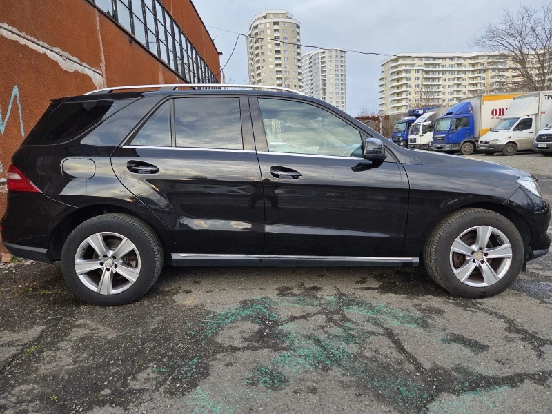 Mercedes-Benz ML 250 Disel Bluetec, снимка 3 - Автомобили и джипове - 53038014
