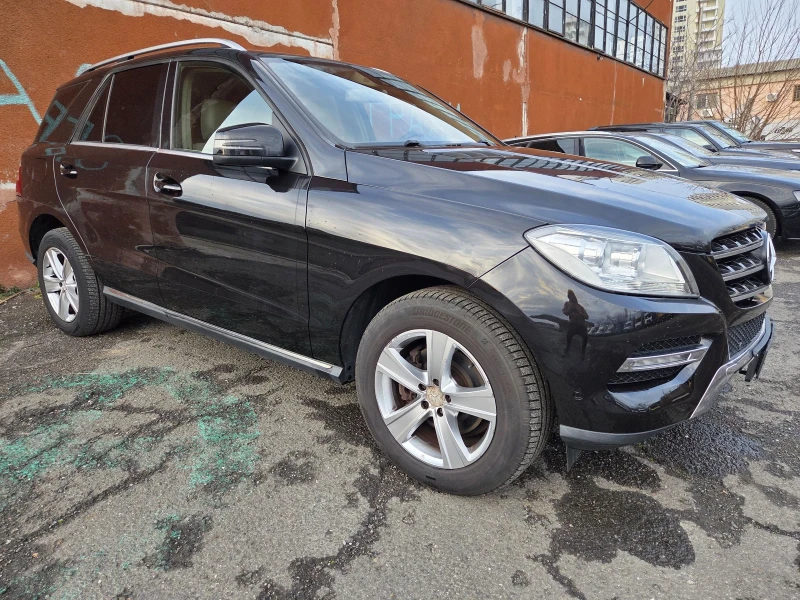 Mercedes-Benz ML 250 Disel Bluetec, снимка 2 - Автомобили и джипове - 53038014