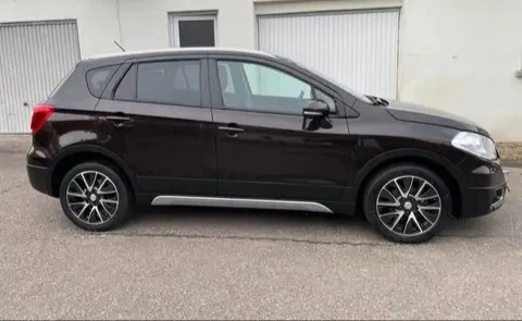 Suzuki SX4 S-Cross 1.6DDiS  navi limited, снимка 2 - Автомобили и джипове - 43133055