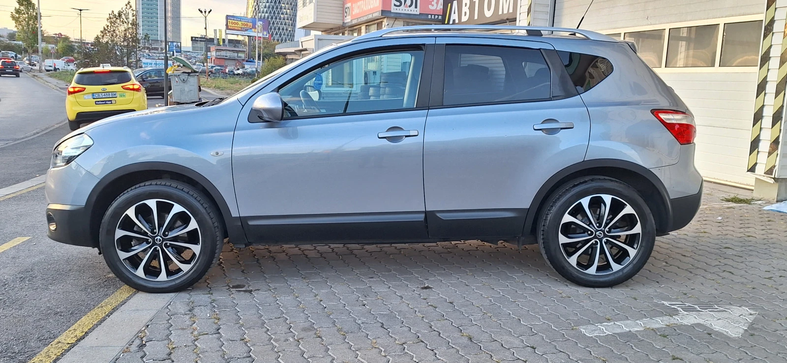 Nissan Qashqai 2.0 Automat Panorama 4x4 Navi Kamera - изображение 4