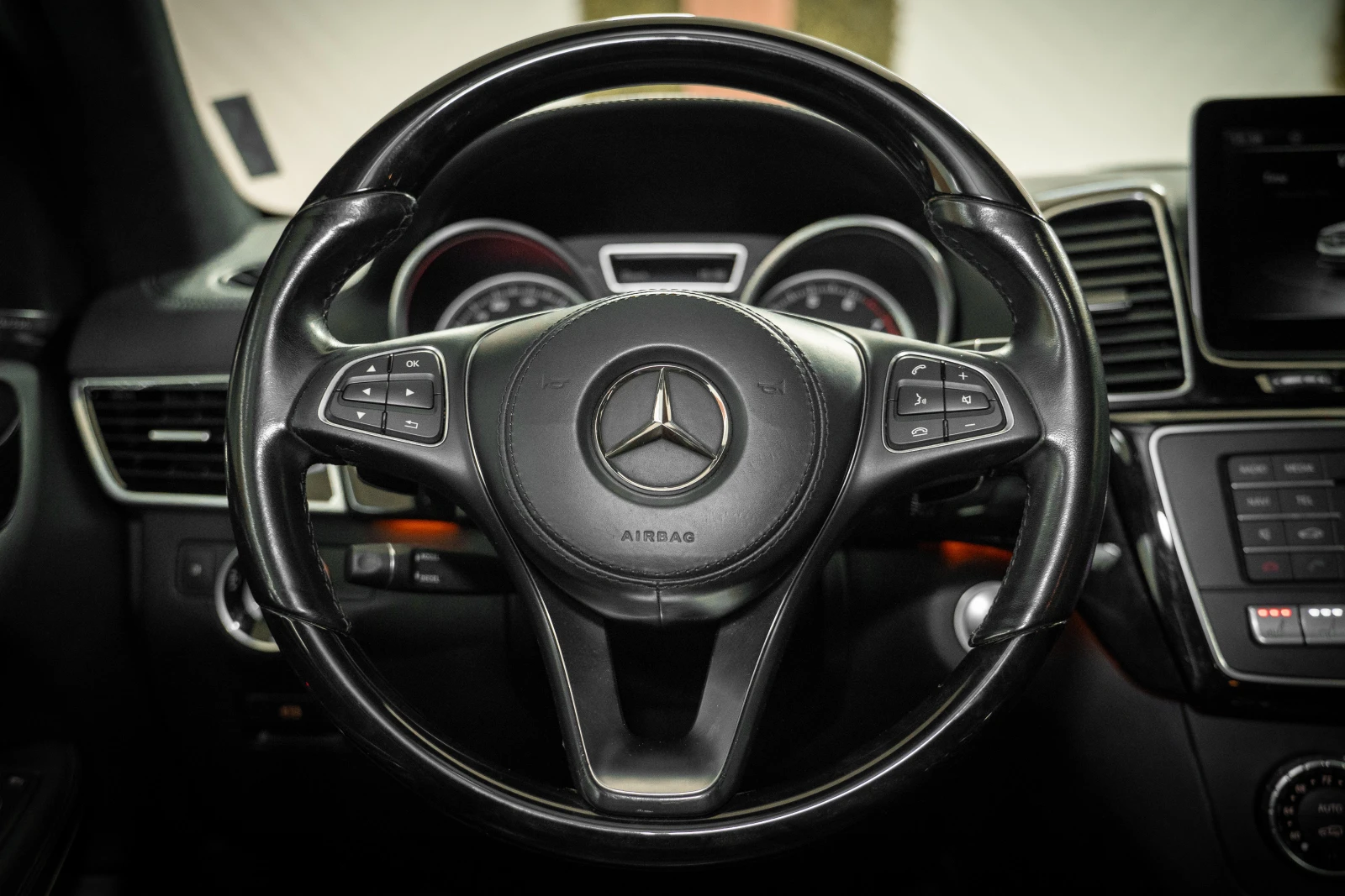 Mercedes-Benz GLS 500 Mercedes-Benz GLS 500 AMG* PACK* ПОДГРЕВ* ОБДУХВАН - изображение 7