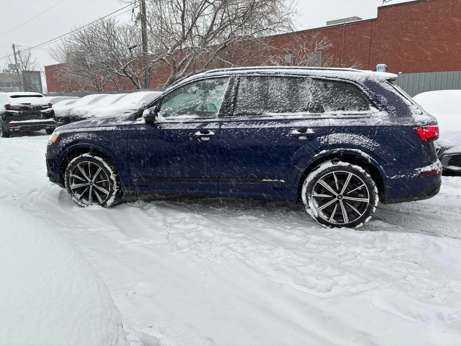 Audi Q7 * CARFAX * БЕЗ ПЪРВОНАЧАЛНА ВНОСКА - изображение 4