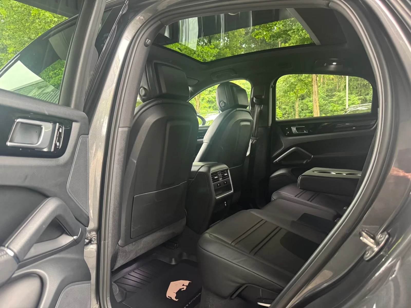Porsche Cayenne E-HYBRID/462HP/COUPE/MATRIX/PANO/360/MEMO/356q, снимка 11 - Автомобили и джипове - 54713615
