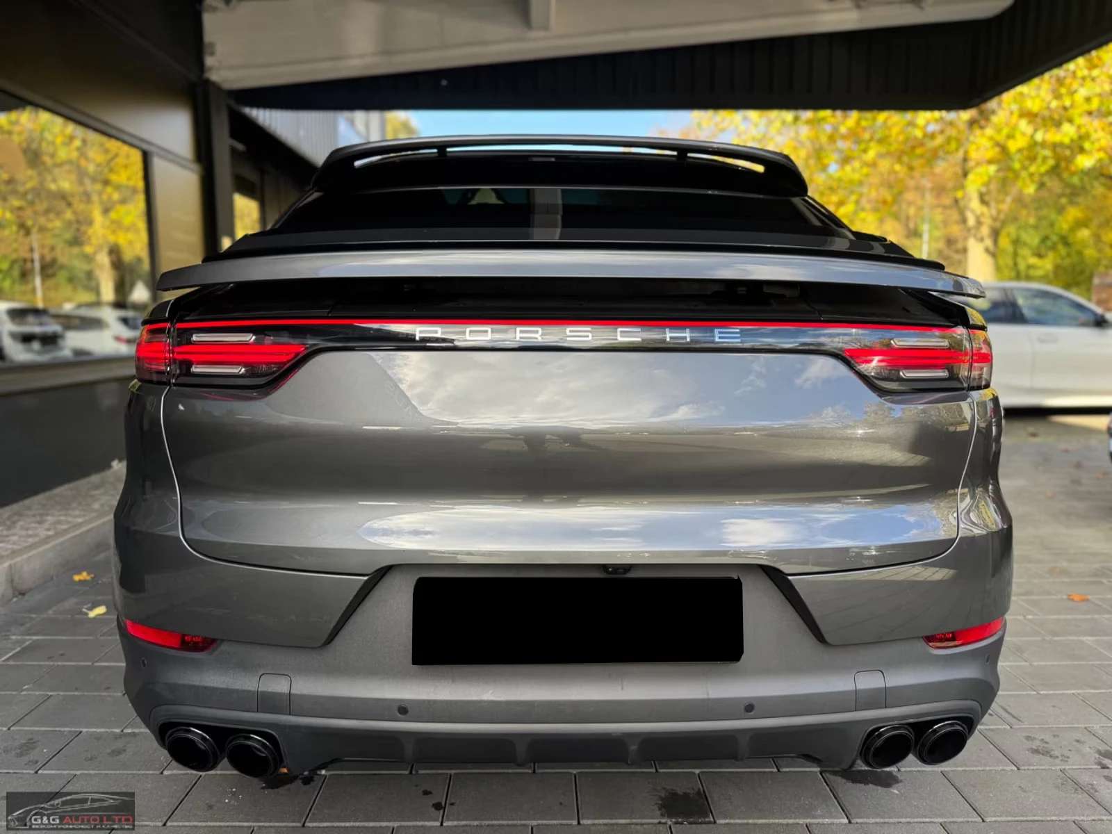 Porsche Cayenne E-HYBRID/462HP/COUPE/MATRIX/PANO/360/MEMO/356q, снимка 4 - Автомобили и джипове - 54713615
