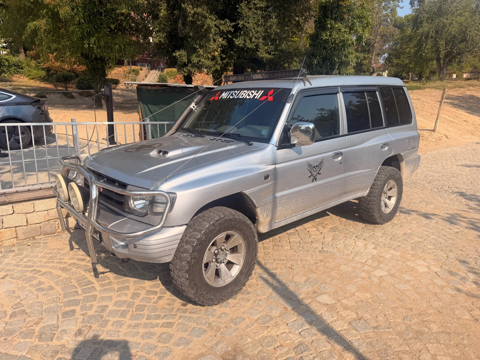 Mitsubishi Pajero 2.5 116 + + 