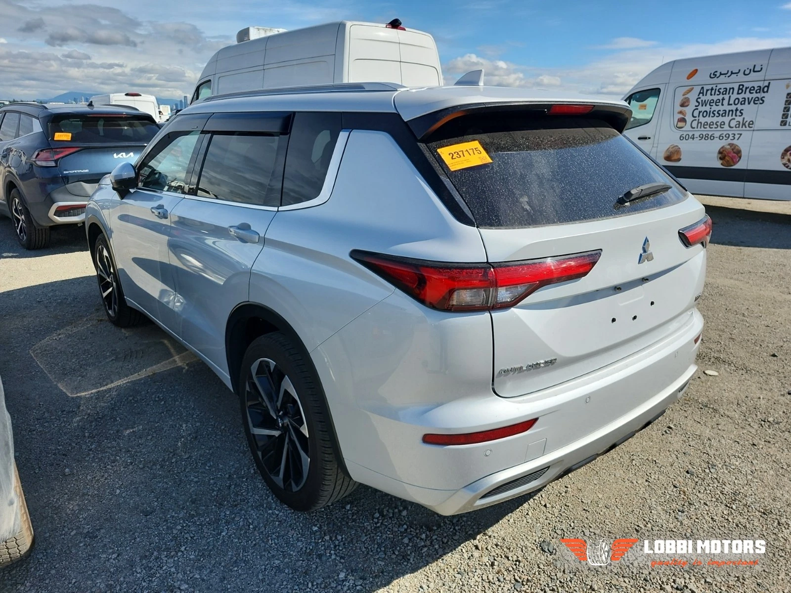 Mitsubishi Outlander, снимка 4 - Автомобили и джипове - 55928996