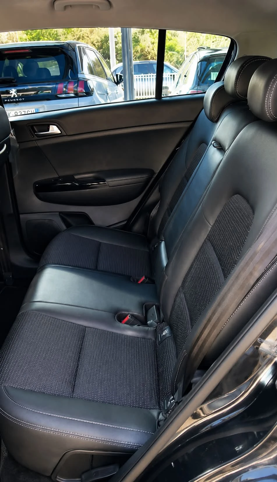 Kia Sportage 1.6 CRDi ПЪЛНА СЕРВИЗНА ИСТОРИЯ, снимка 10 - Автомобили и джипове - 55928824