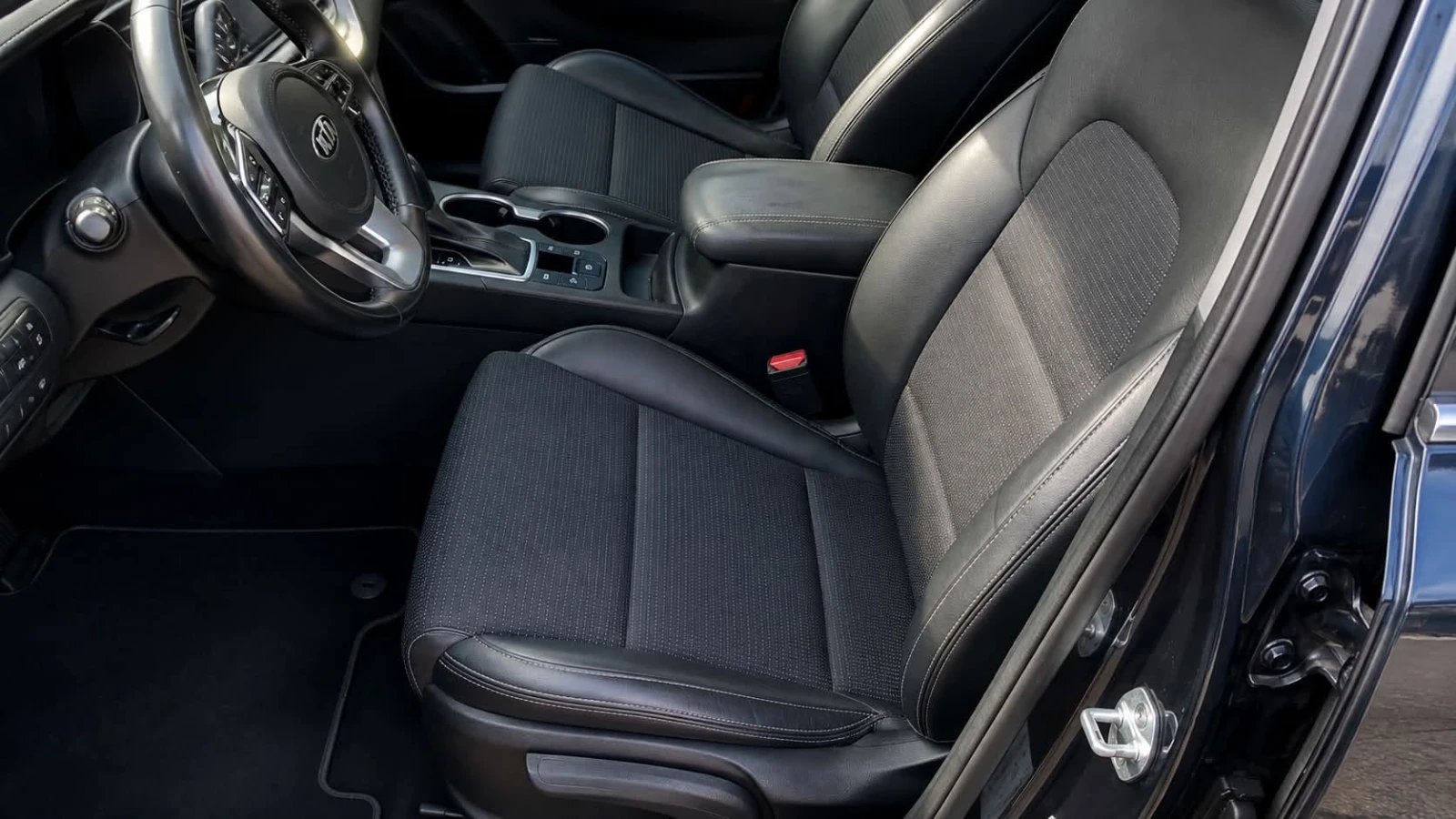 Kia Sportage 1.6 CRDi ПЪЛНА СЕРВИЗНА ИСТОРИЯ, снимка 11 - Автомобили и джипове - 55928824