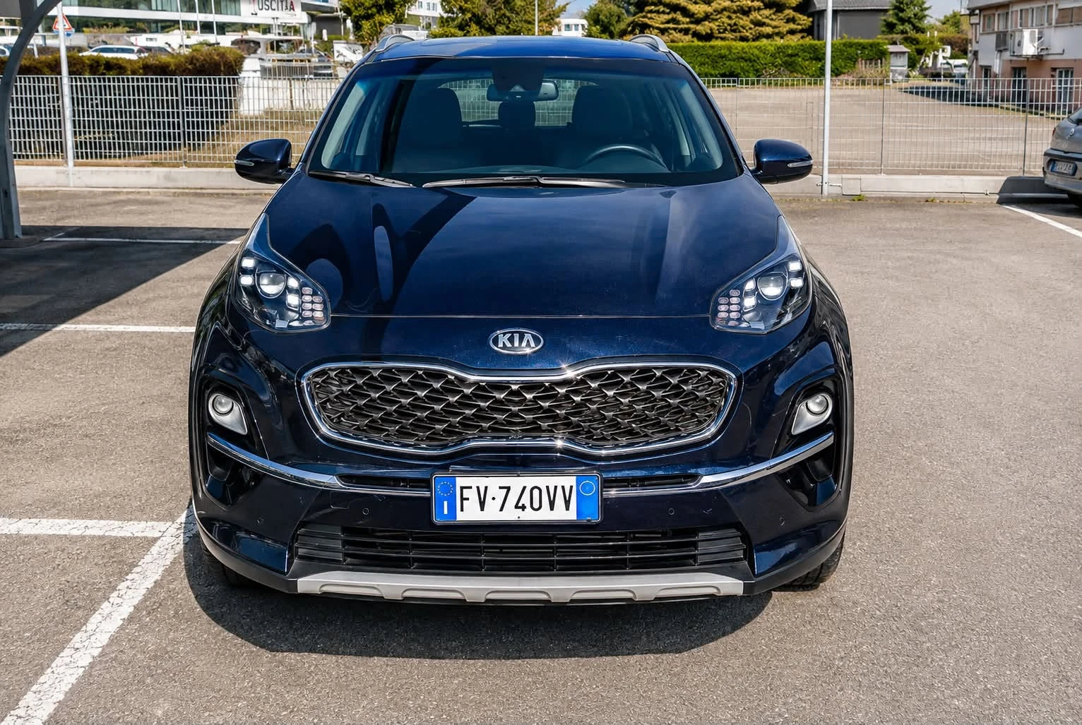 Kia Sportage 1.6 CRDi ПЪЛНА СЕРВИЗНА ИСТОРИЯ, снимка 2 - Автомобили и джипове - 55928824
