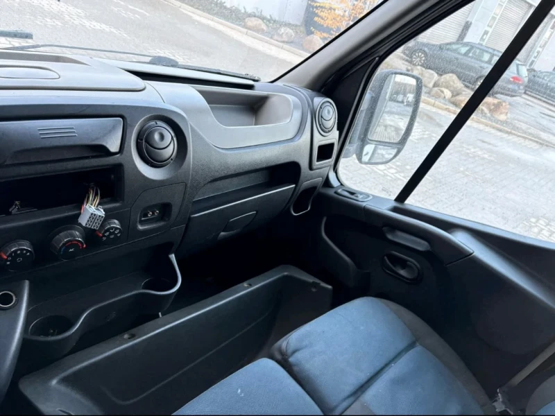 Renault Master, снимка 8 - Бусове и автобуси - 49370171