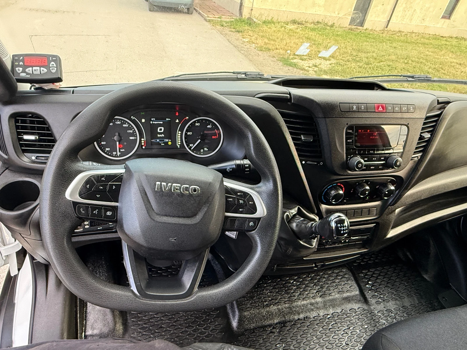 Iveco Daily Хладилен, снимка 17 - Бусове и автобуси - 55111902
